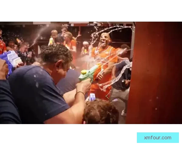 康大名帅赫尔利带队四年三度闯全美冠军赛击败伊利诺伊晋级 康大名帅赫尔利带队四年三度闯全美冠军赛击败伊利诺伊晋级